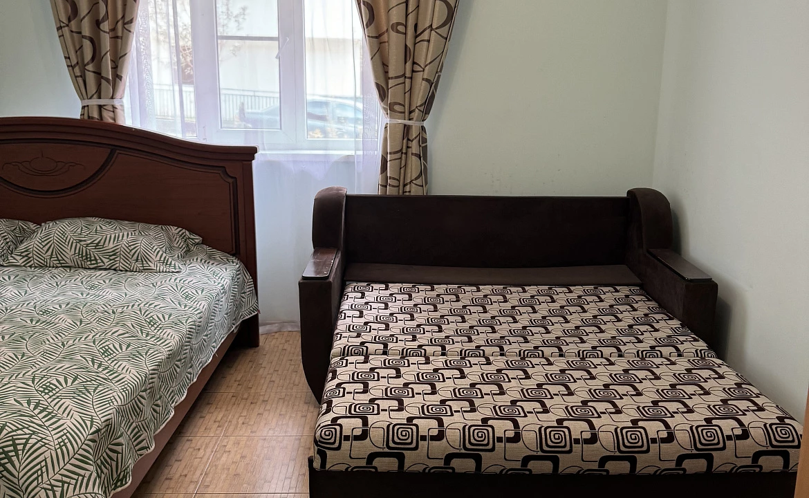 Семейный 3-х комнатный 1 этаж. Гостевой дом "Пантера". Гагра