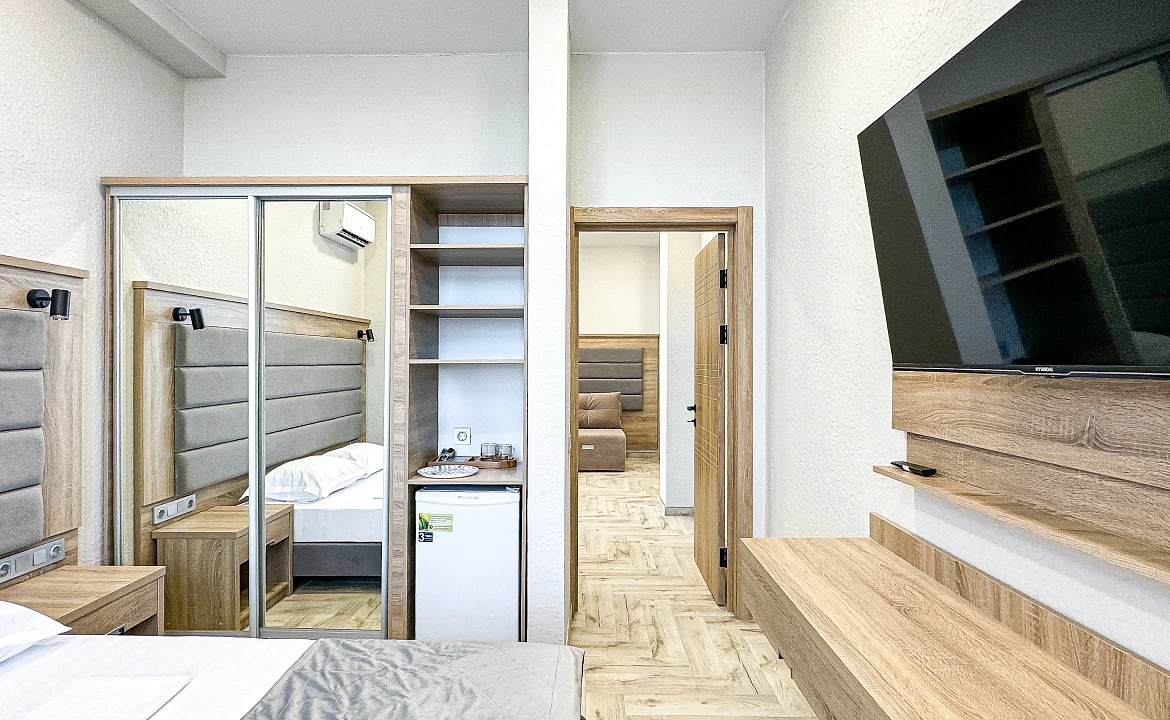 Корпус 2 Семейный Люкс с боковым видом на море. Anzhelina Family Hotel. Витязево