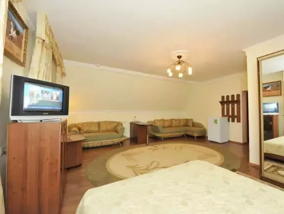 «Люкс» однокомнатный (Главный корпус). Гостиница «Кристалл». Домбай-гостиницы «Люкс» однокомнатный (Главный корпус). Гостиница «Кристалл». Домбай-гостиницы