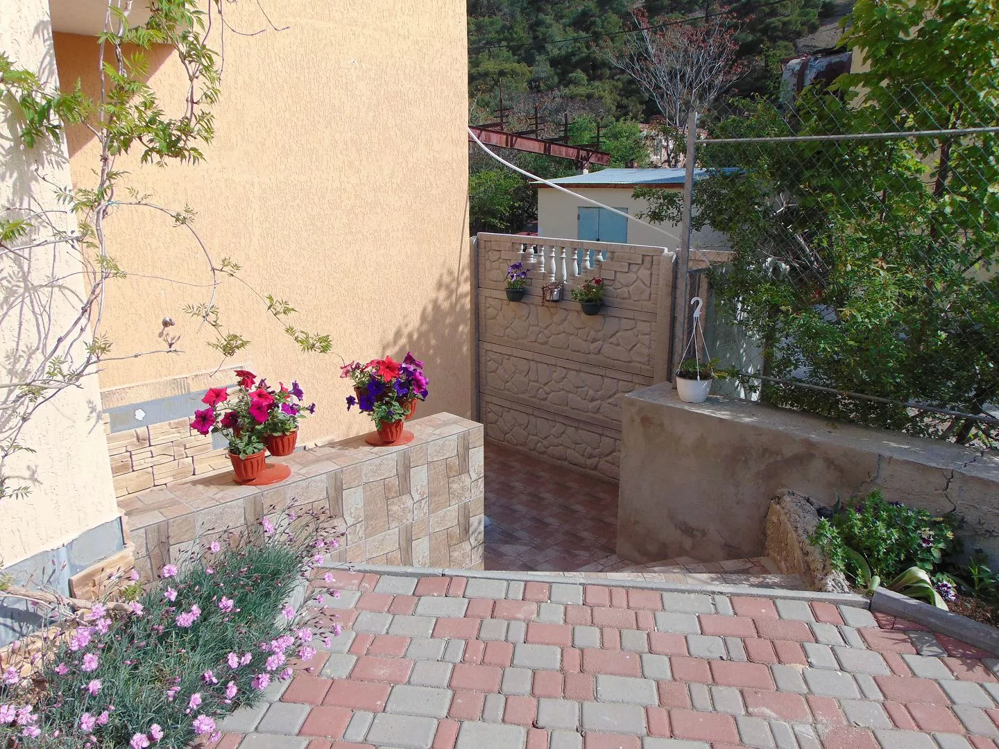 . Гостевой дом Гостевой дом "Snug House". Судак