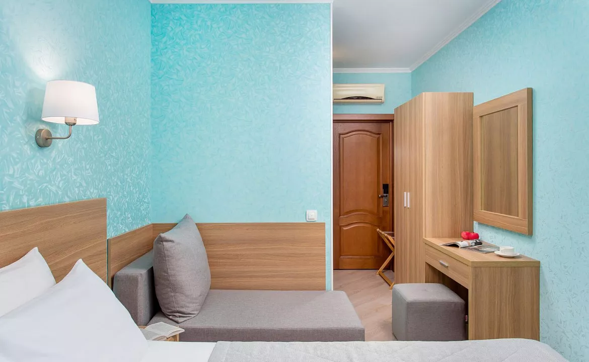 Стандарт с балконом. Гостиница "Бэлль" . Анапа