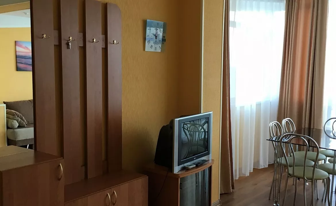 Семейный номер Люкс с французским балконом. Эллинг "Селена". Отрадное