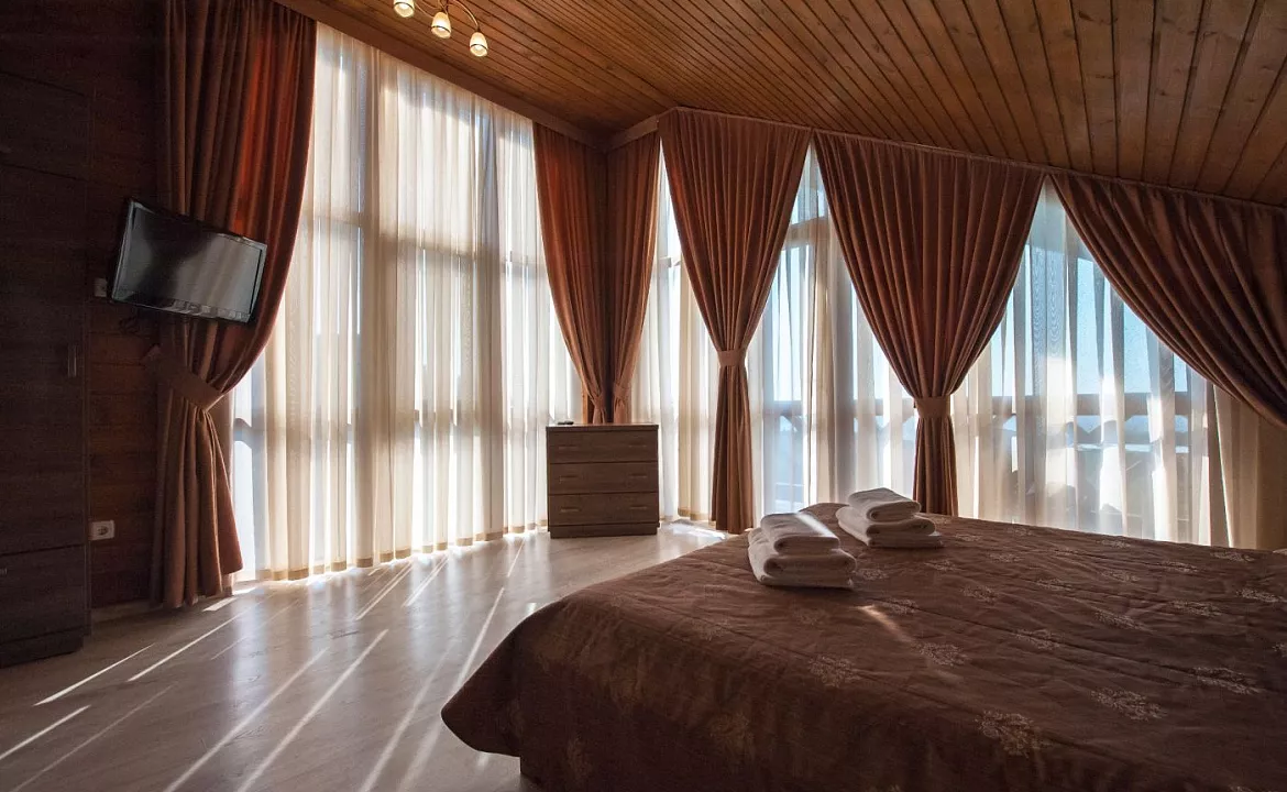 Однокомнатный двухместный номер с видом на море. Гостевой дом "Зеленая бухта". Отдых с детьми