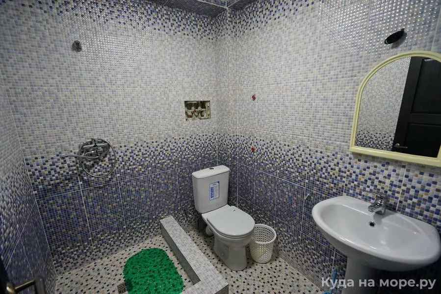 Трёхместный без балкона . Гостиница «У Розы». Лазаревское