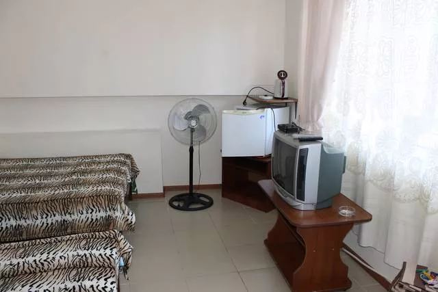 4-Х МЕСТНЫЙ НОМЕР С УДОБСТВАМИ. Гостевой дом "У Александра" . Лазаревское