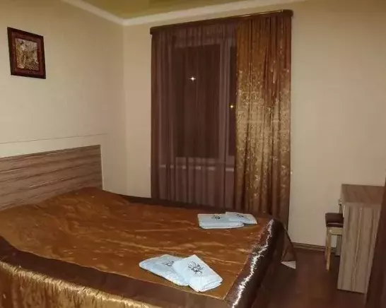 Люкс 4-местный 3-комнатный (Новый корпус). Отель «Меридиан». Домбай-гостиницы