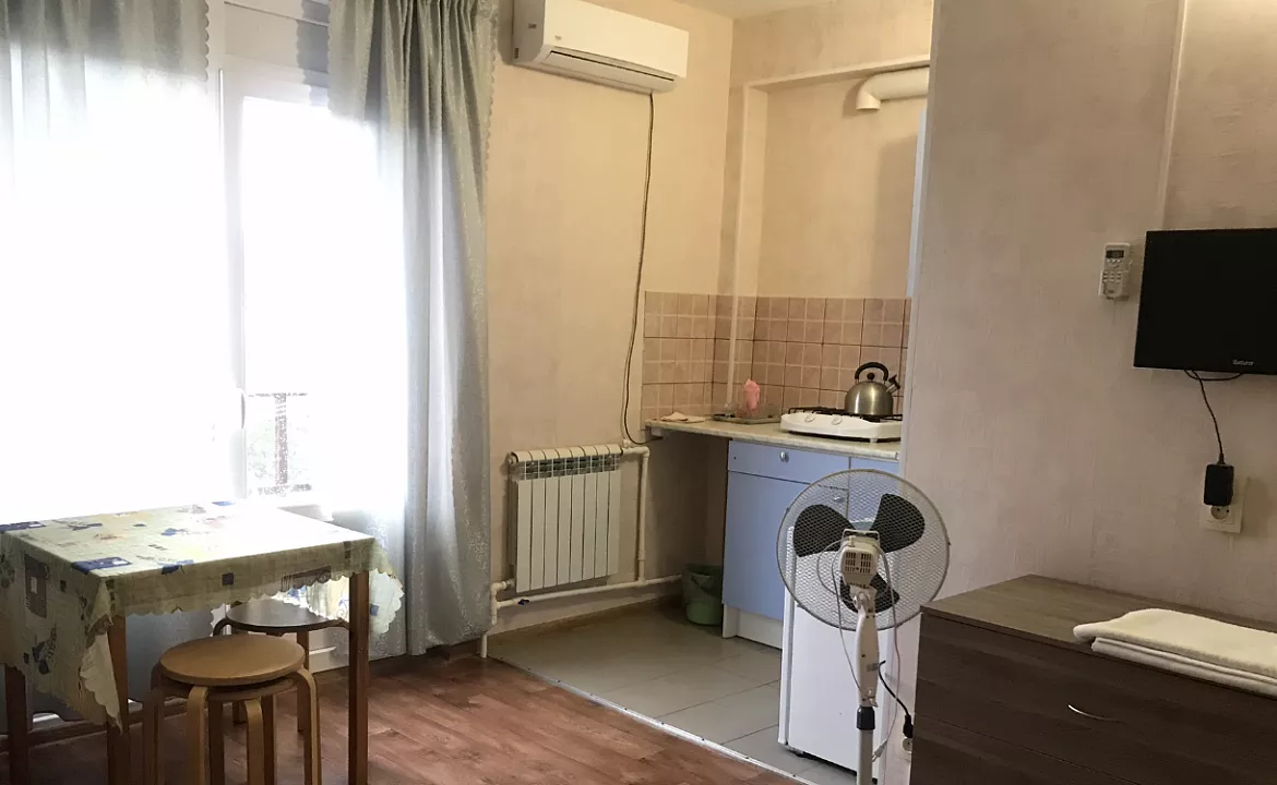 Четырёхместный номер с балконом . Частный сектор Ирис . Сочи