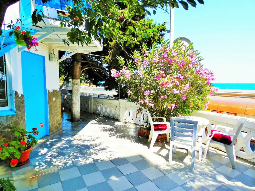 . Частный гостевой дом Дворик у причала. Ялта