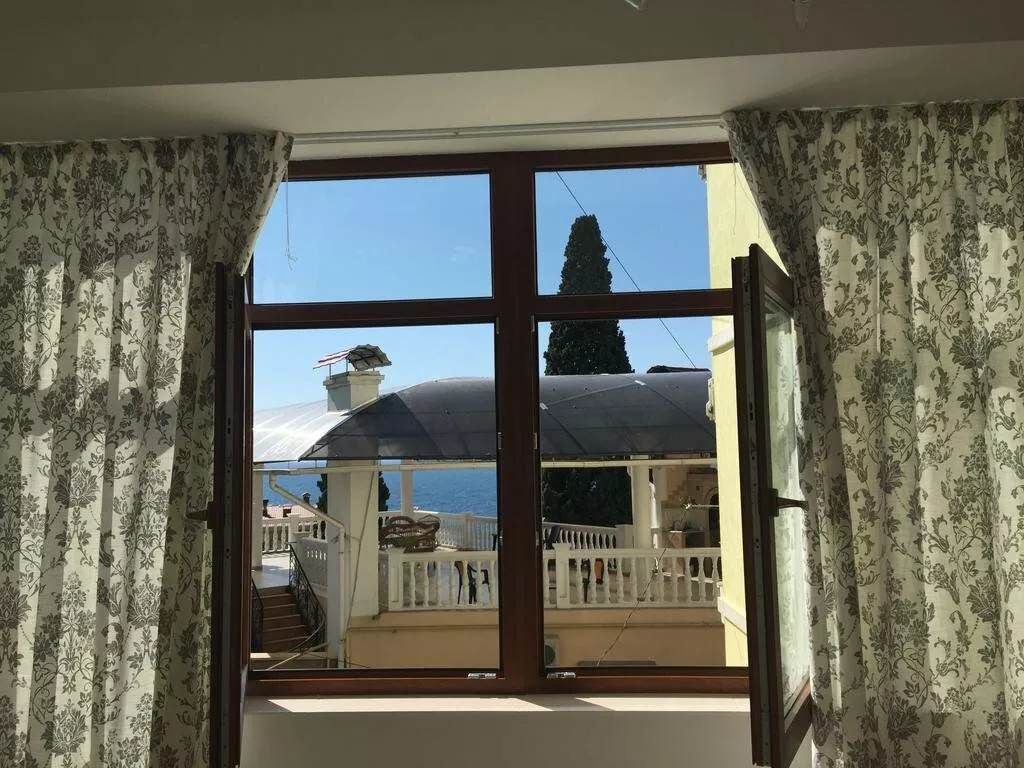 . Частный гостевой дом Матрос. Ялта