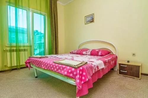 ДВУХМЕСТНЫЙ НОМЕР С 2 ОТДЕЛЬНЫМИ КРОВАТЯМИ И ДУШЕМ. Гостевой дом "ОЛЬГА" - Адлер. Адлер