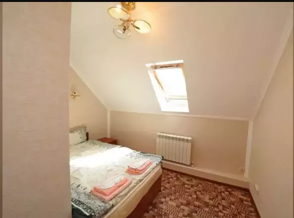 Мансарда двухместная кровать полуторка. Отель «Альпина». Эльбрус - гостиницы