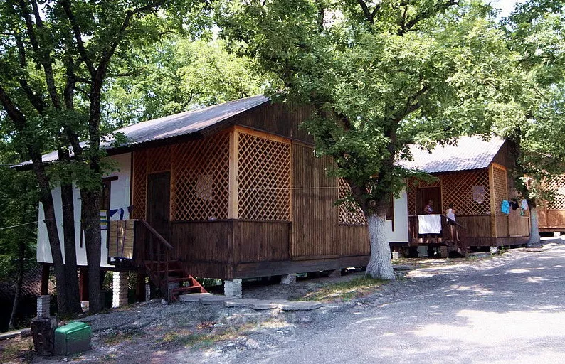 . База отдыха "Арион" с палаточным городком. Дивноморское