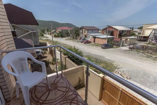 . Гостевой дом "Янтарный" . Кабардинка