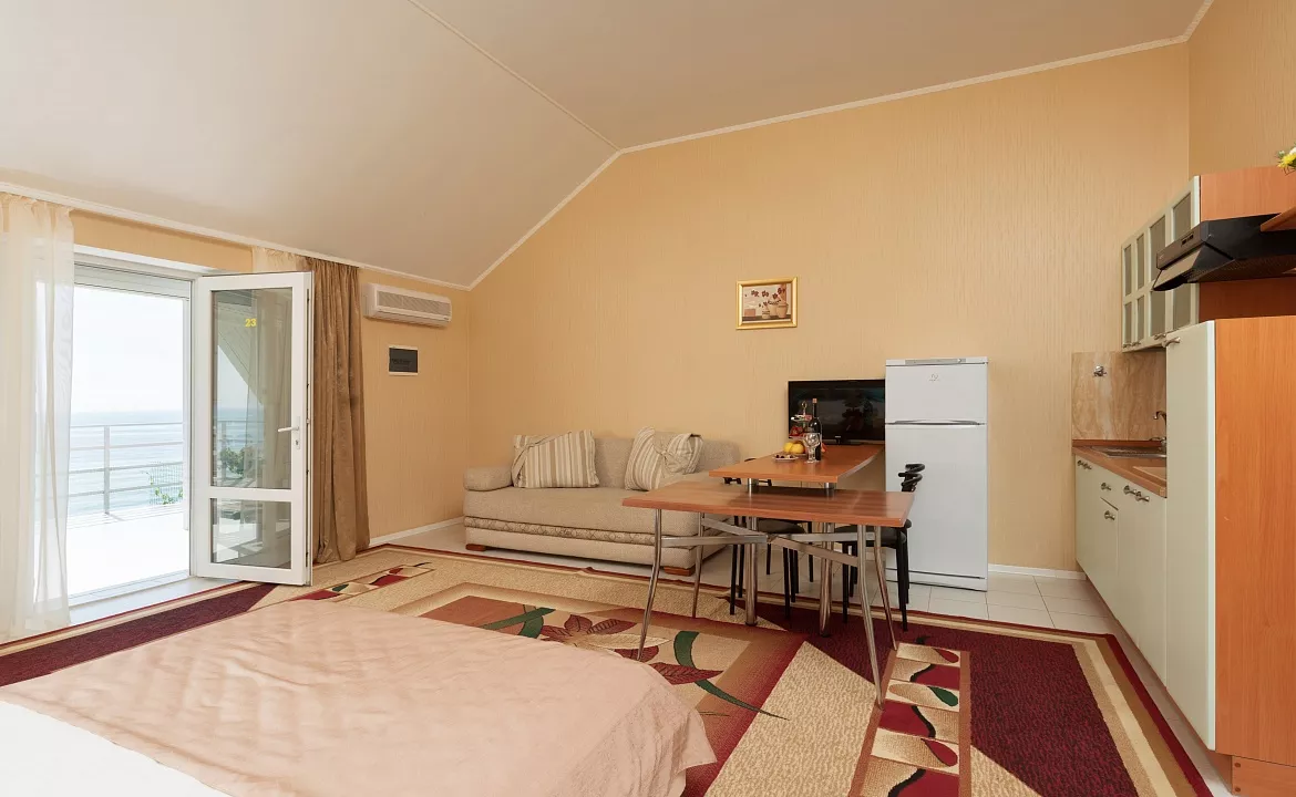 Апартаменты двухкомнатные (вид на море). Эллинги "KATRIN". Орджоникидзе