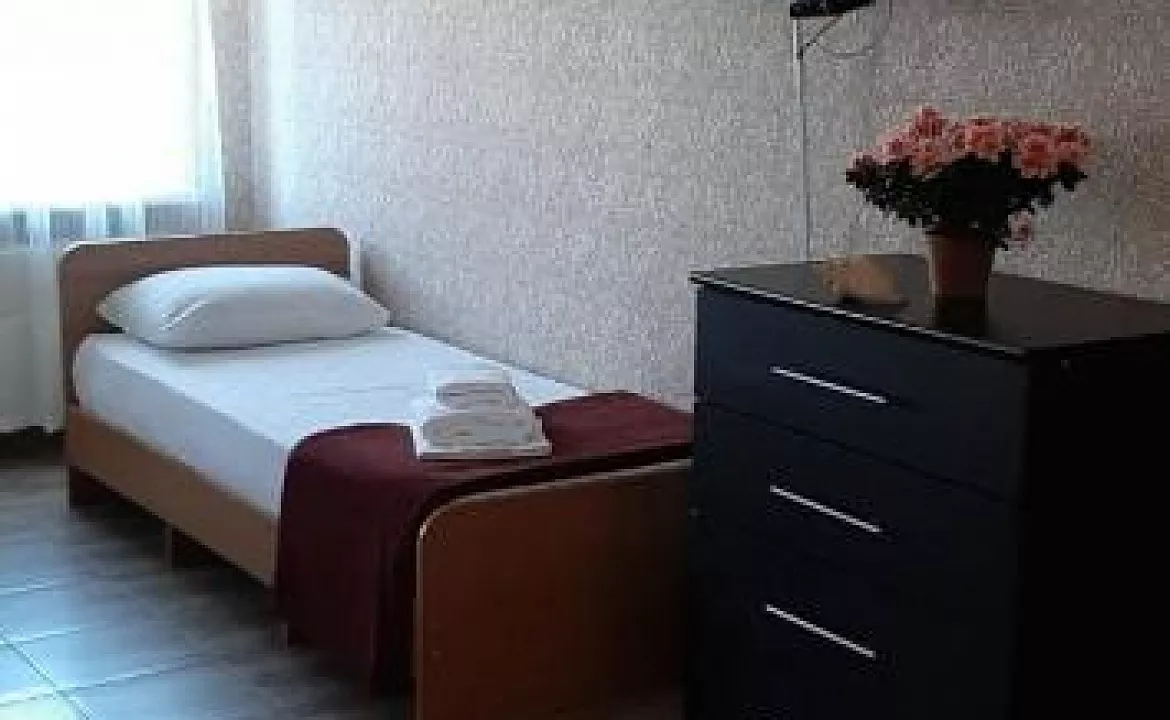 Семи местный двухкомнатный номер. Гостевой дом Связь Времён. Кабардинка