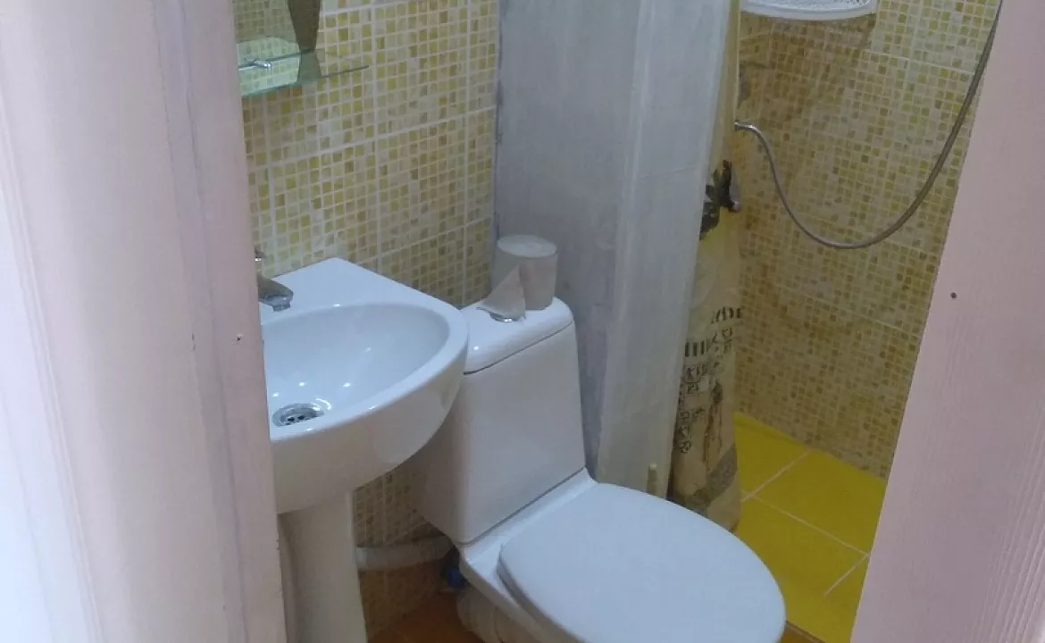 1-ый этаж 3-ий номер. Гостевой дом "Орджо и Море". Орджоникидзе