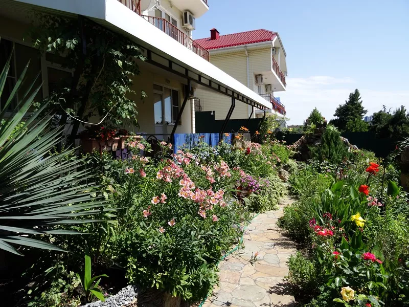 . Гостиница "Милана". Лазаревское