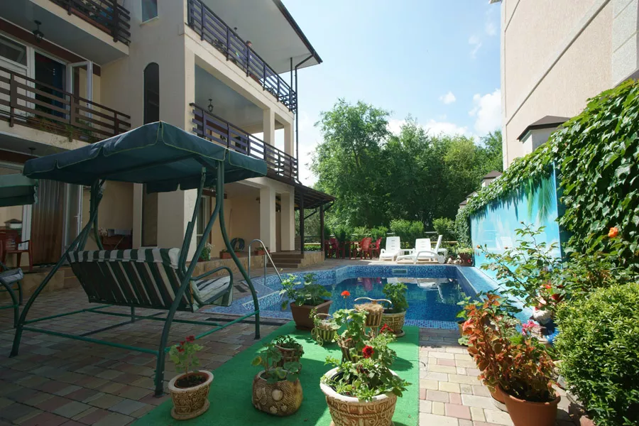 . Вилла "Анжера". Чайка