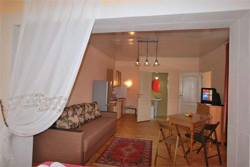 Домик 2 с кухней. Частная усадьба "Дом Роз". Заозерное