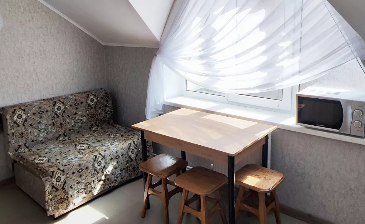 Апартаменты на 4м этаже (мансарда). Гостевой дом "Регион 86" . Адлер