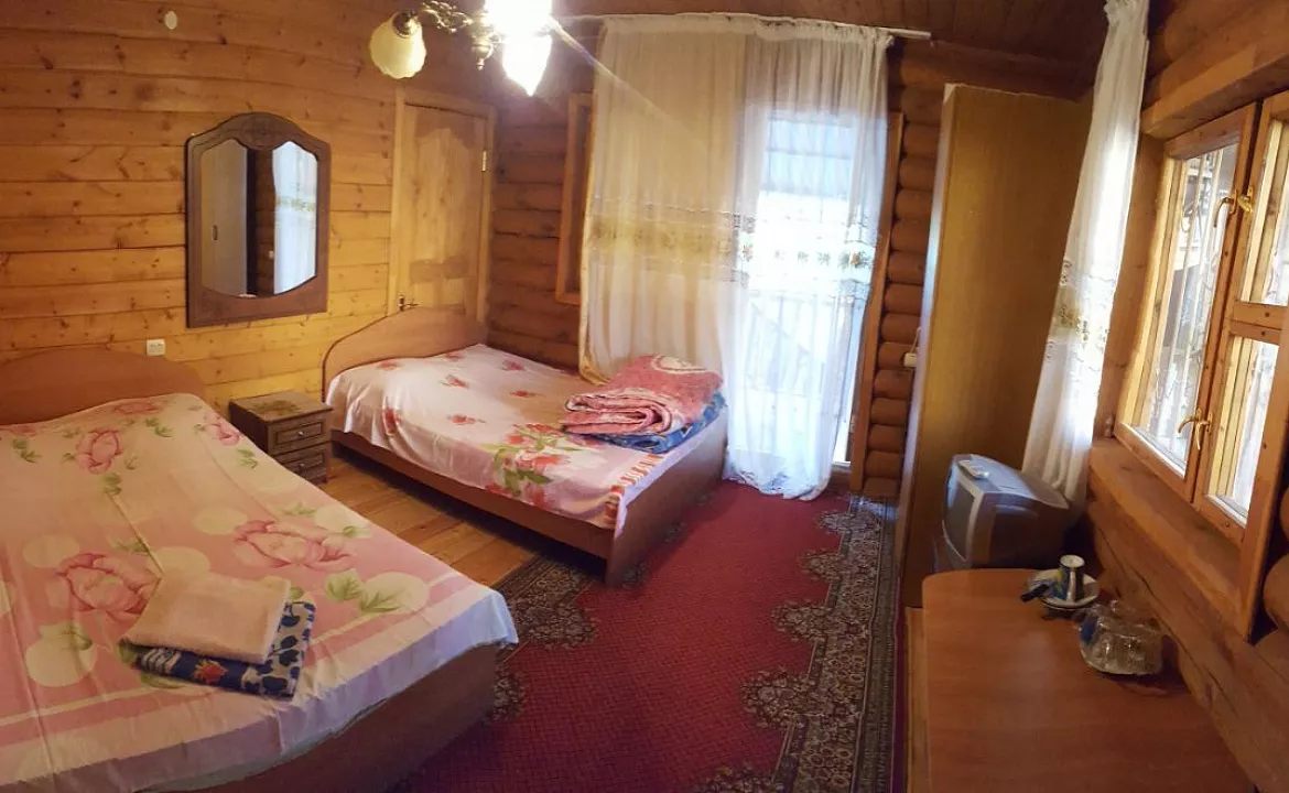 Четырёхместный номер. Гостевой дом У Ирины. Пицунда