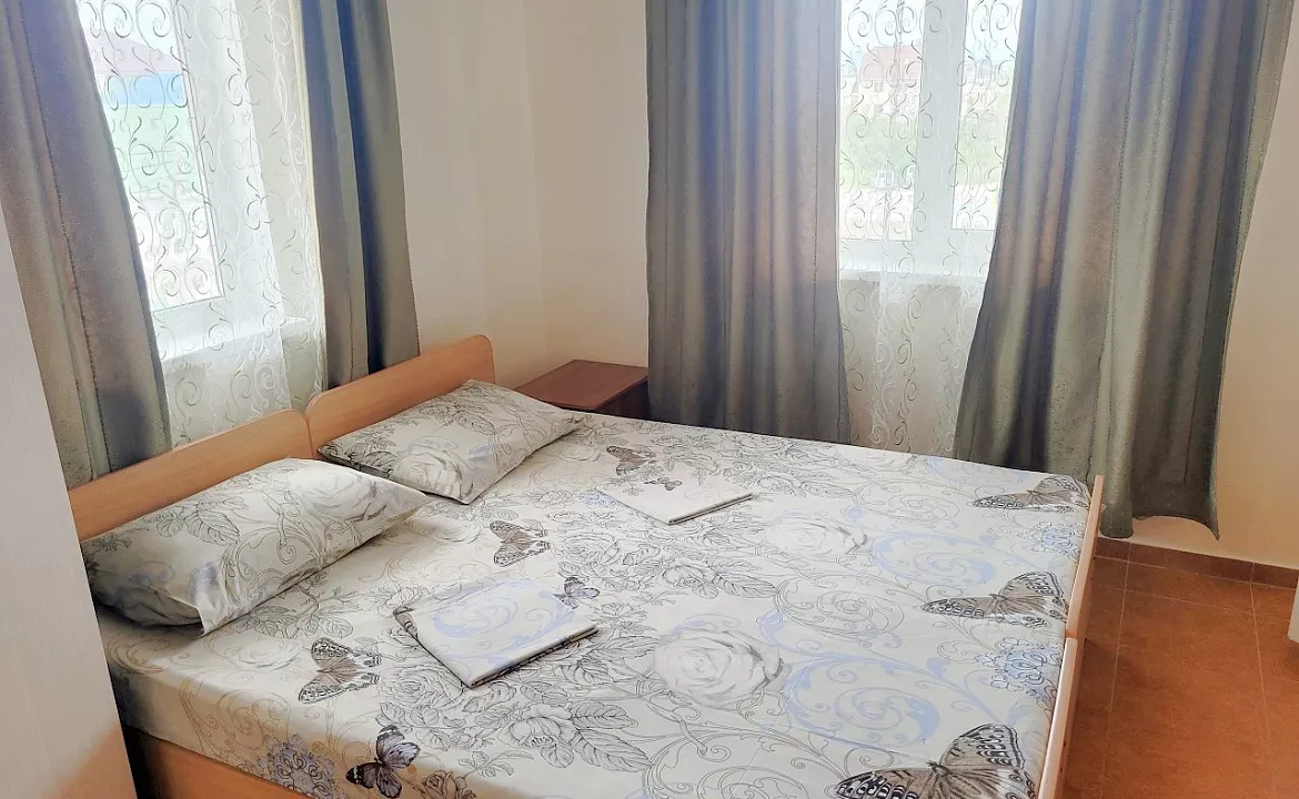 Двух местный номер категории комфорт. Гостевой дом Aleksa. Кабардинка