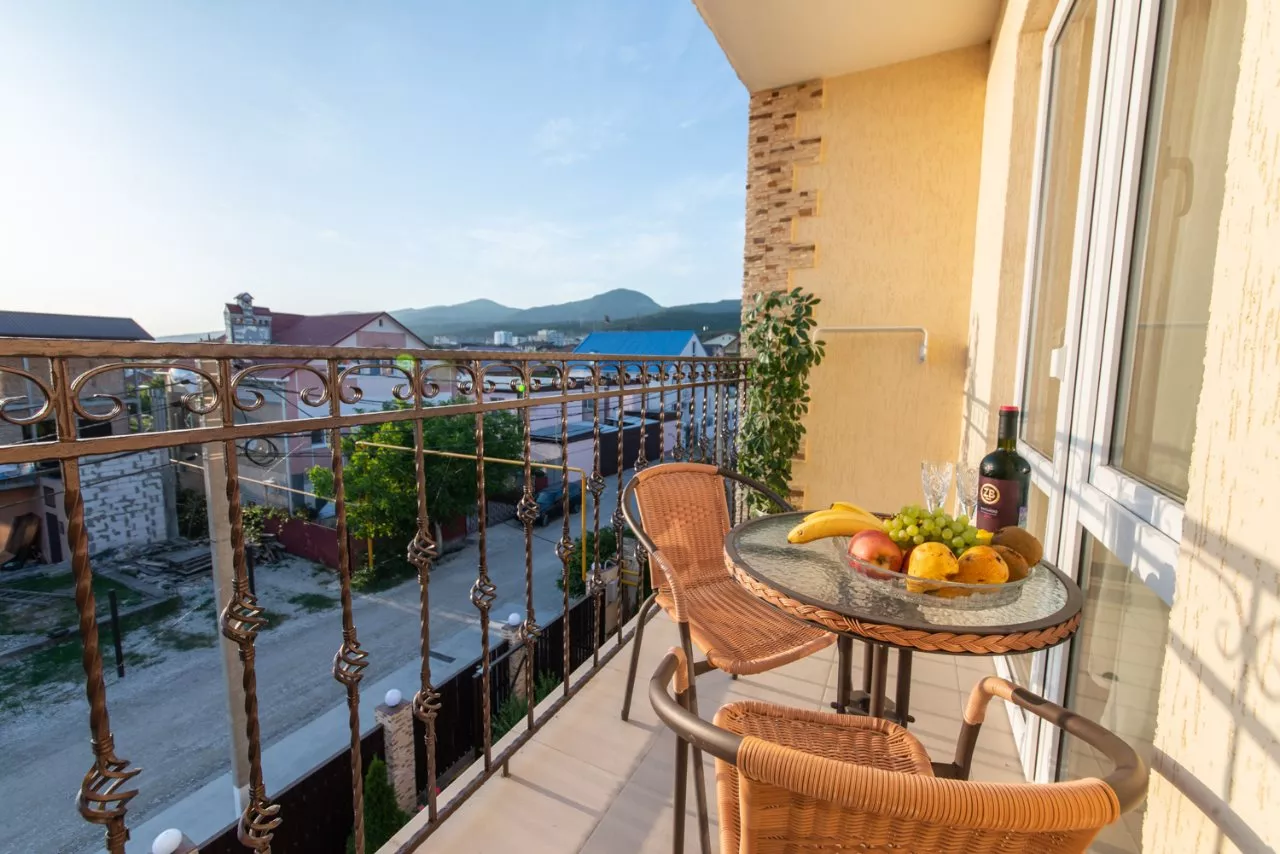 . Гостиница "Flores". Кабардинка