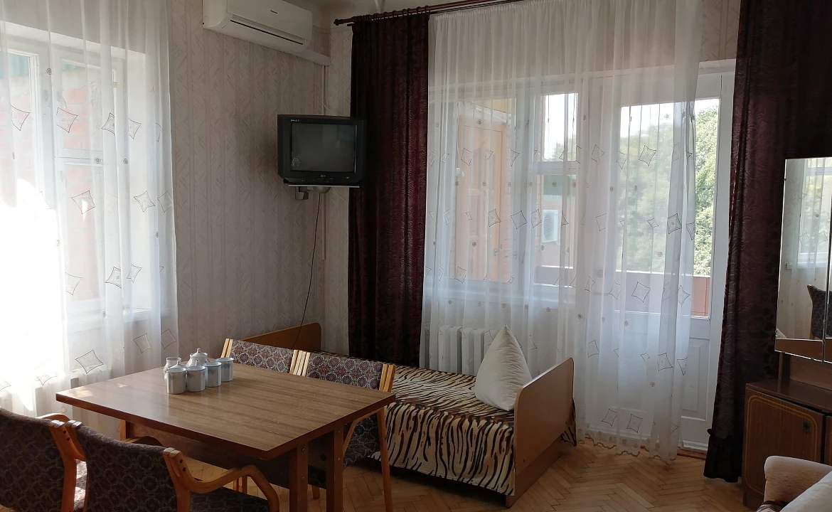 Номер на 4х человек. Частный сектор Сочинское Шоссе дом 1 Б . Лазаревское