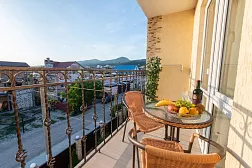 Гостиница "Flores"