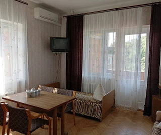 Номер на 4х человек. Частный сектор Сочинское Шоссе дом 1 Б . 