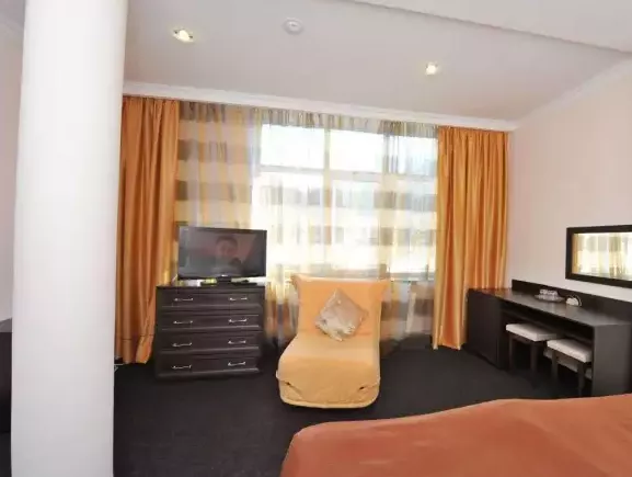 «Студия» 2-местный (VIP 8-этаж). Гостиница «Домбай». Домбай-гостиницы