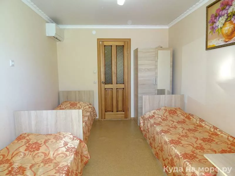 Трёхместный стандарт. Гостевой дом Жемчужина. Сухум