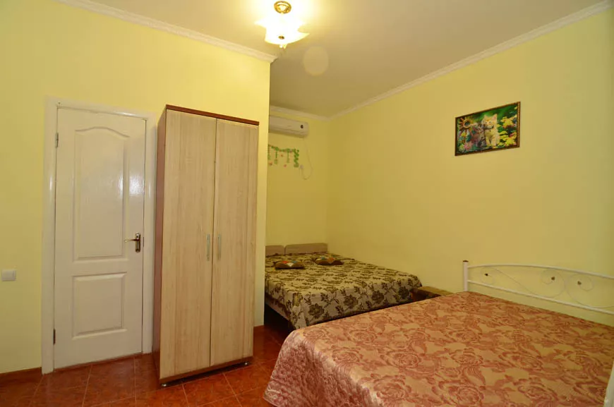 4-местный номер «Мятный». Гостевой дом Гостевой дом «Радуга». Саки 4-местный номер «Мятный». Гостевой дом Гостевой дом «Радуга». Саки