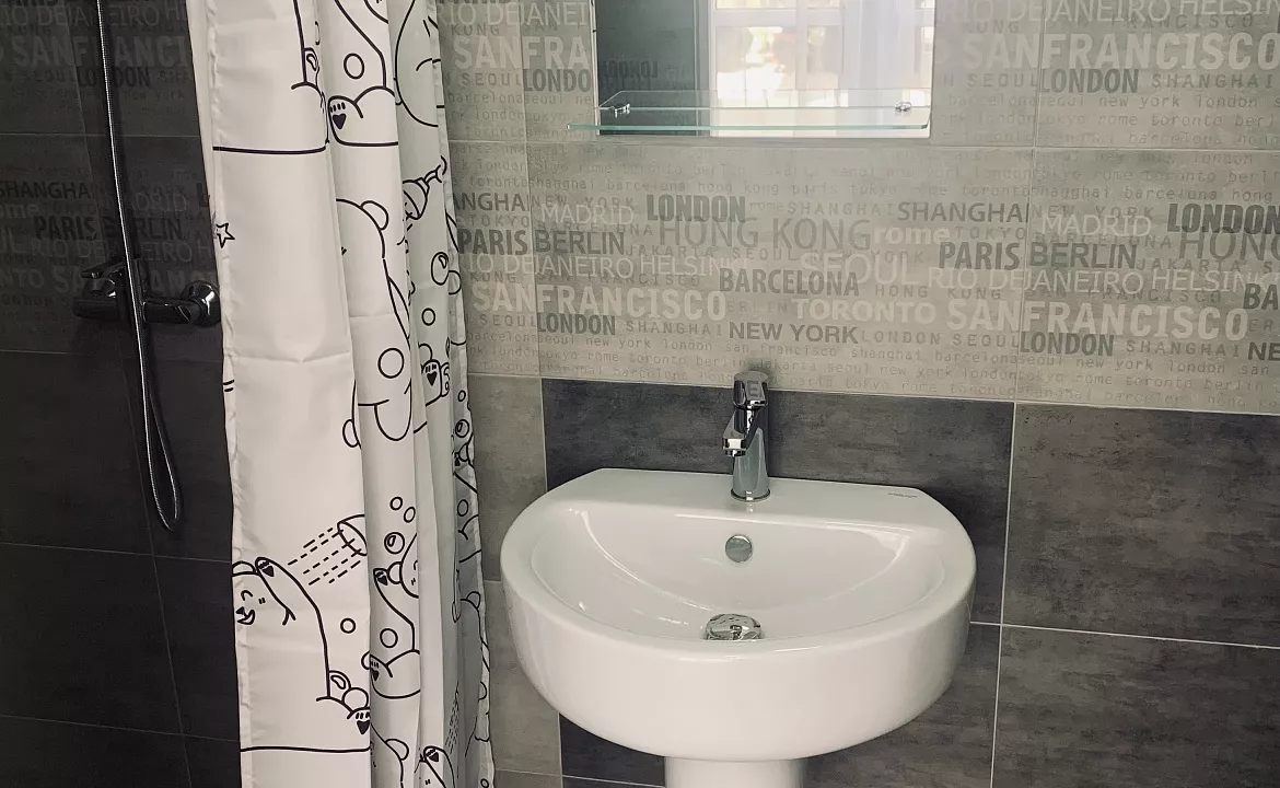 Трёхместный номер . Гостевой дом Valeri. Джубга