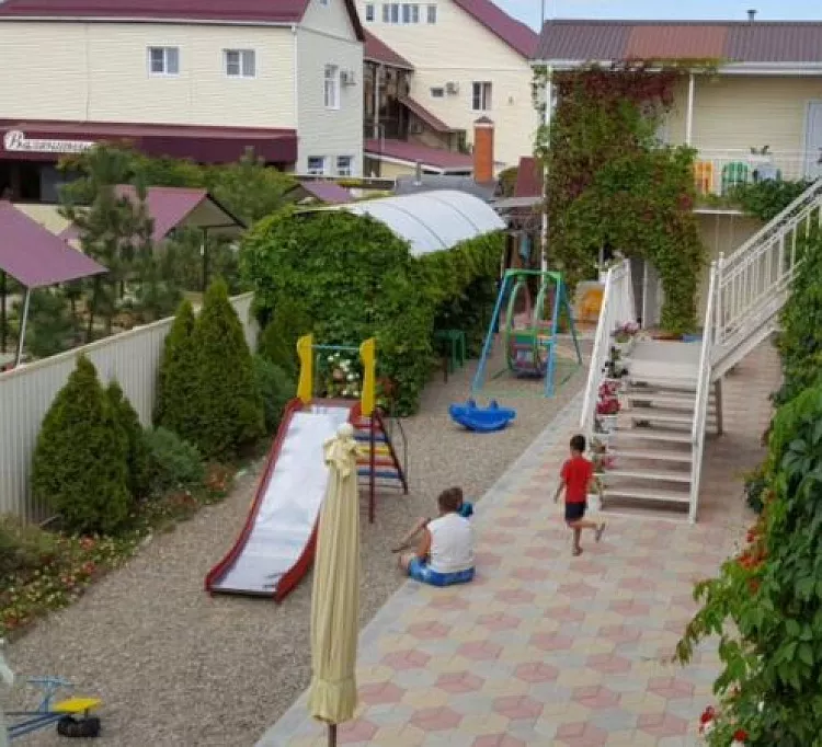 . Гостевой дом Светлана на Вишневом. Голубицкая . Гостевой дом Светлана на Вишневом. Голубицкая