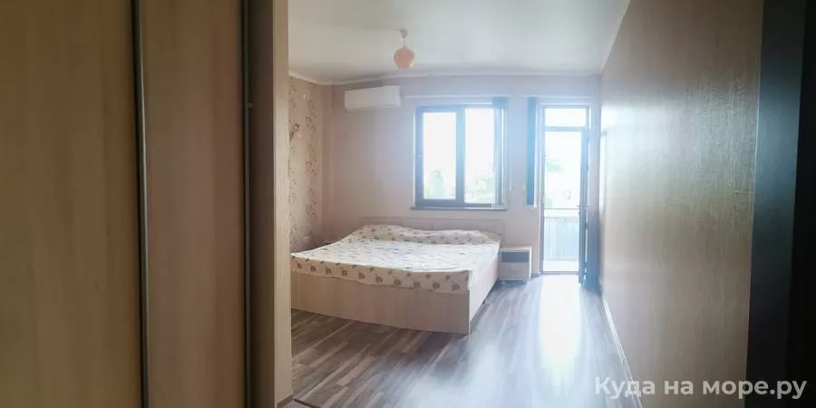 Трёхместный номер 2, 3 этаж. Гостевой дом "Private house". Сухум