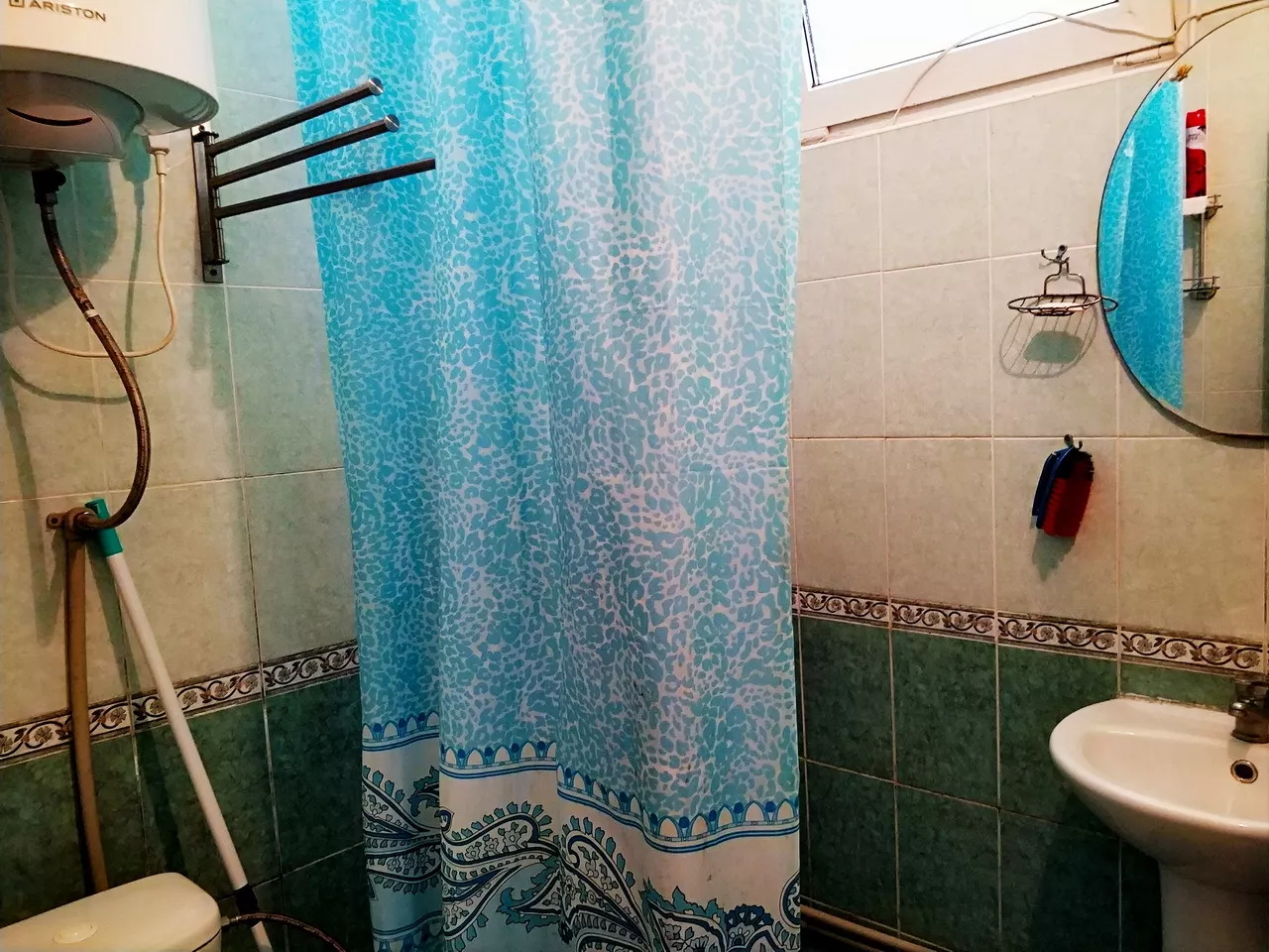 . Квартира в многоквартирном доме 1к квартира "Лора" в Новом Афоне 1 линия. Новый Афон