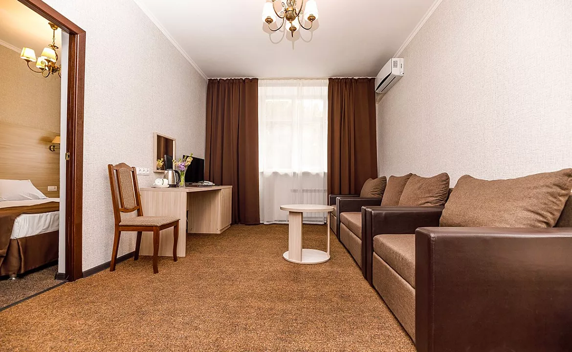 Стандарт двухкомнатный. Пансионат «Кавказ»★★★. Геленджик