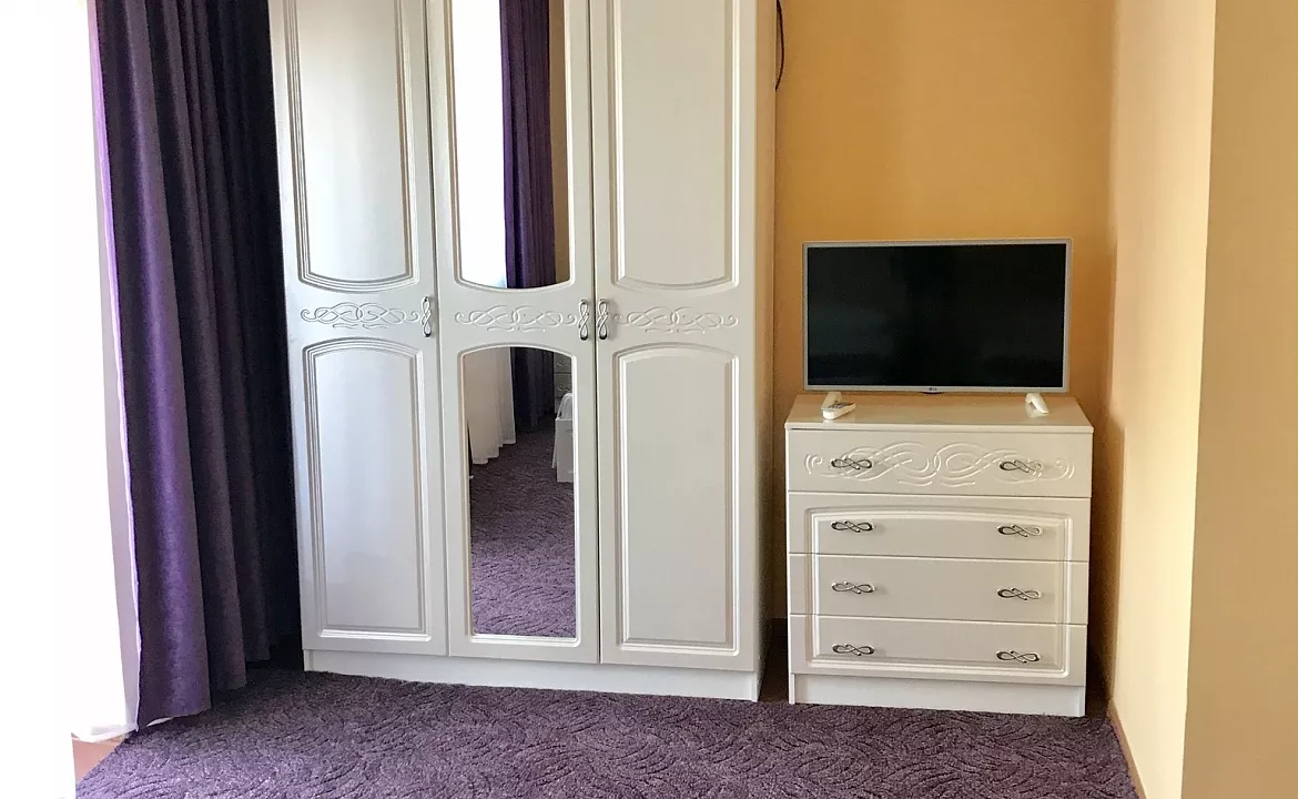 4-х местный номер с балконом Завтрак включен. База отдыха "Скурча". Сухум