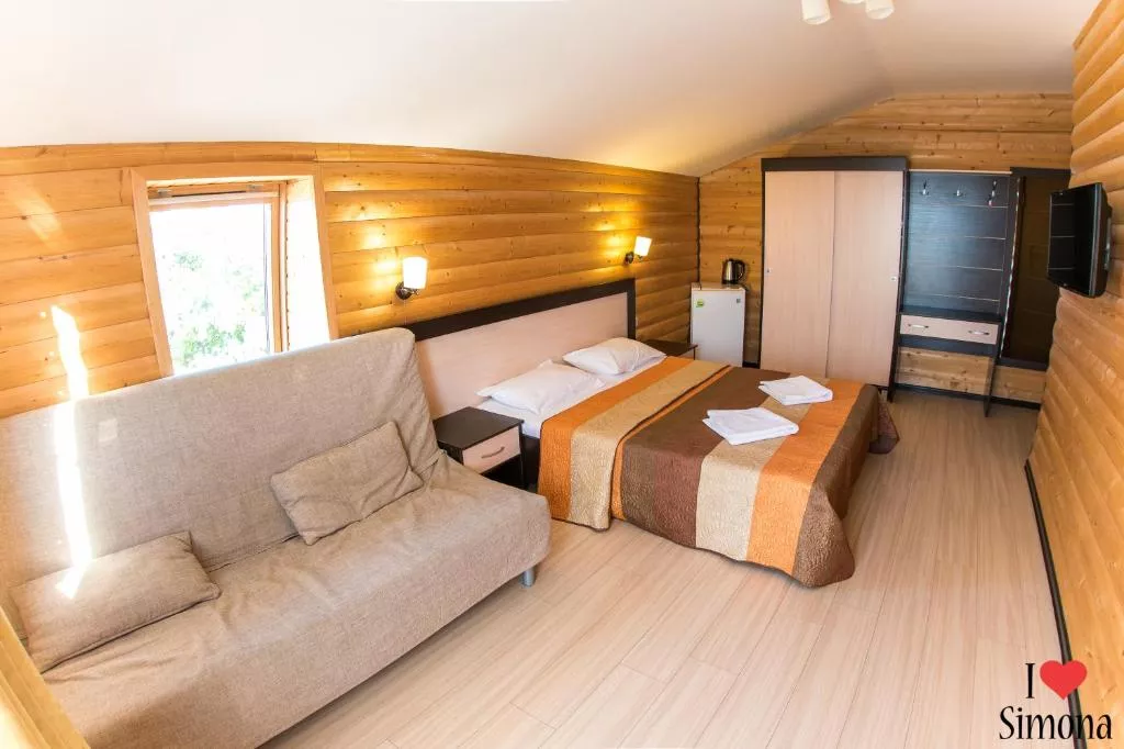 4-х местный номер. Гостевой дом "Симона". Витязево 4-х местный номер. Гостевой дом "Симона". Витязево