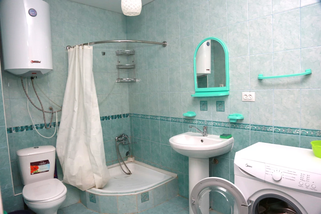 . Квартира в многоквартирном доме 2-комнатная Квартира. Сухум