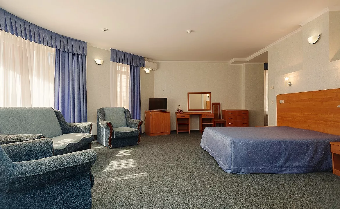 Семейный номер Deluxe . Гостевой дом Дом у Моря ЛАКИ. Геленджик Семейный номер Deluxe . Гостевой дом Дом у Моря ЛАКИ. Геленджик