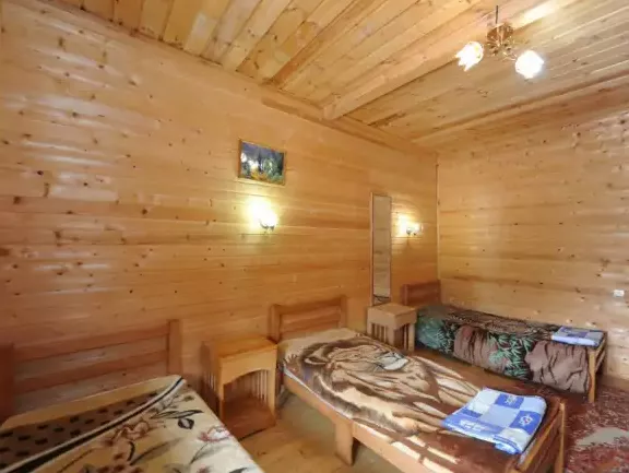 3-х местный «Стандарт». Гостиничный комплекс «Таулу». Домбай-гостиницы