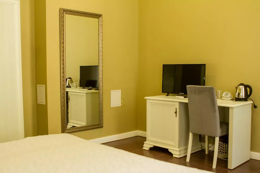 Улучшенный двухместный без балкона. Отель «Абаата». Гагра