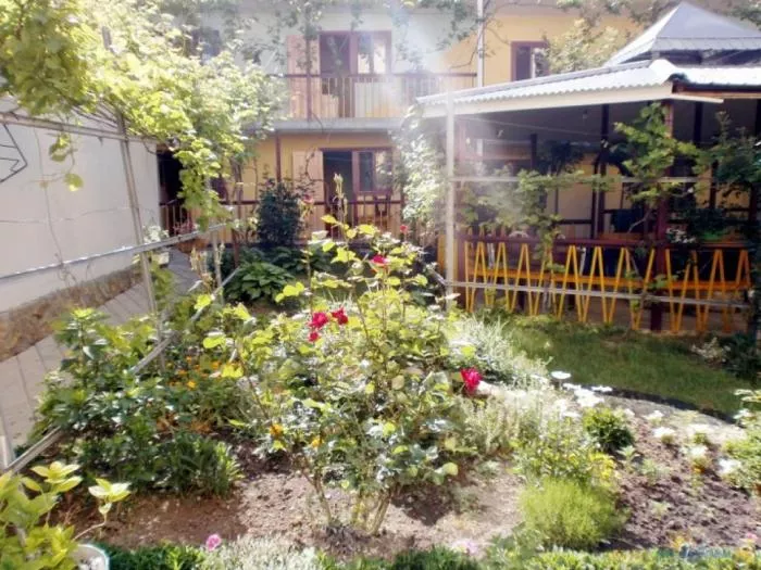 . Гостевой дом "Корона" . Кабардинка