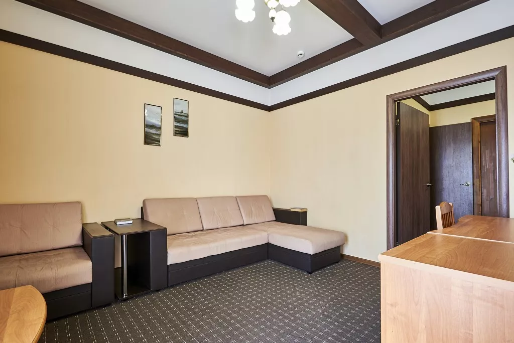 «Фэмили» — двухкомнатный номер. Пансионат "Лад" ★★★. Макопсе «Фэмили» — двухкомнатный номер. Пансионат "Лад" ★★★. Макопсе