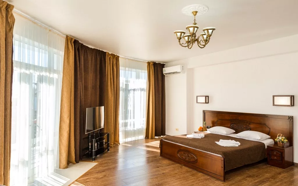 . Отель Парус. Береговое