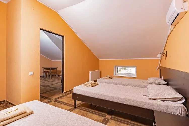 Двухкомнатный без балкона. Гостевой дом АНИКСИ. Кабардинка