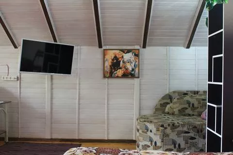 Деревянный коттедж на втором этаже № 4. Гостевой дом Гостевой дом «Ольга». Алушта