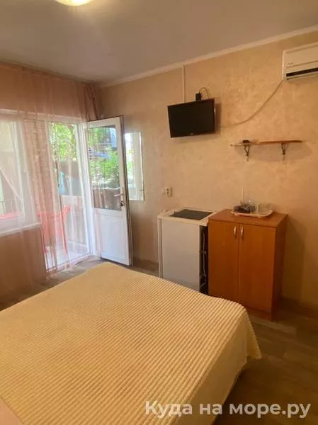 2-местный номер улучшенный (с доп. местом). Гостевой дом "Бумеранг". Ольгинка